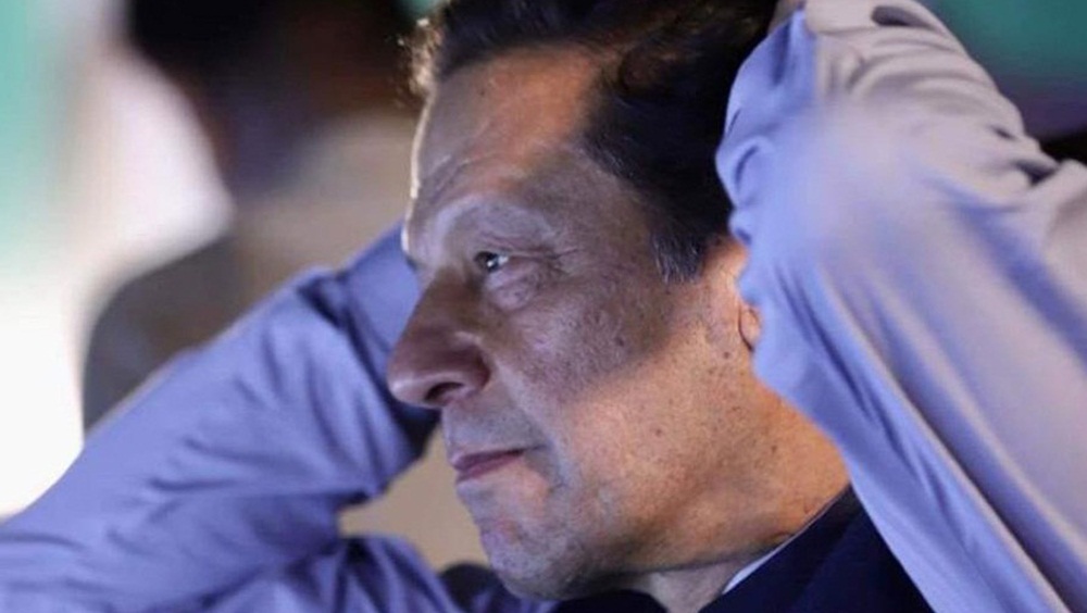 عمران خان پر نااہلی کی مزید دو تلواریں لٹک رہی ہیں-فائل فوٹو