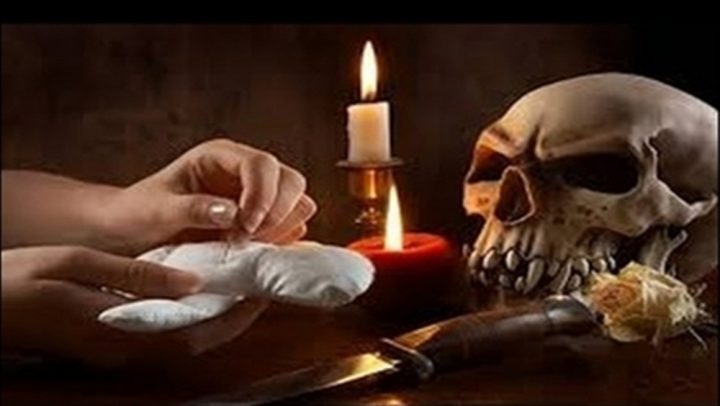  ’’لونا چماری‘‘ کو قابو کرنے کیلیے انسانی بَلی کا مرحلہ آیا تو اپنی بیٹی ہی کا خون کر ڈالا- فائل فوٹو