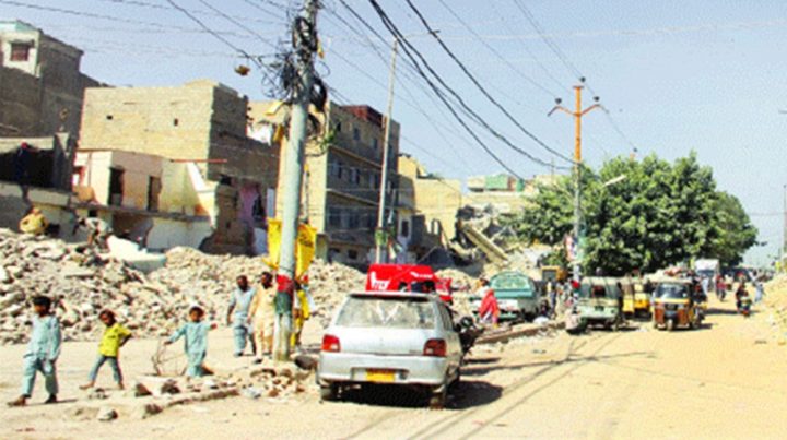  متاثرین نے متبادل رہائش کا مطالبہ کردیا۔فائل فوٹو