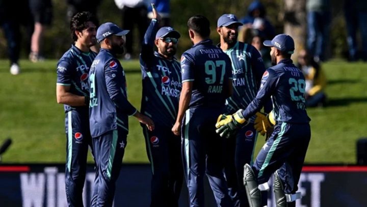 بنگلہ دیش کی ٹیم  مقررہ 20 اوورز میں  8 وکٹوں کے نقصان پر 146 رنز بنا پائی ۔فائل فوٹو