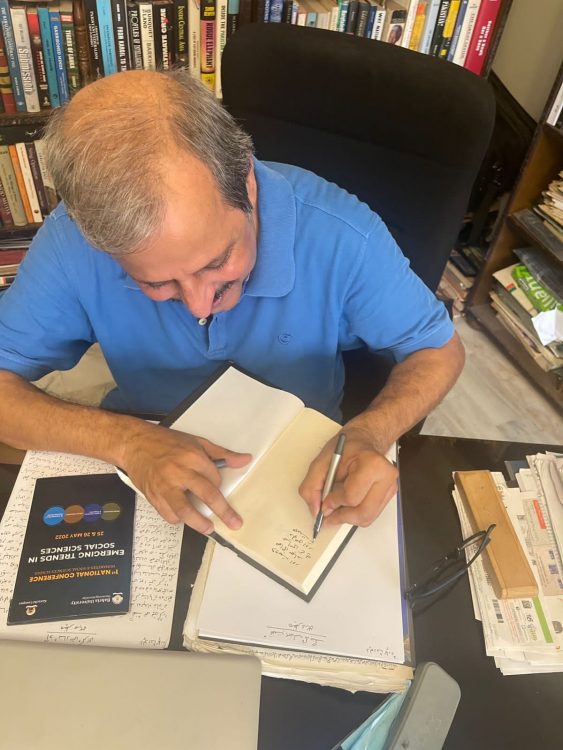 اپنی پارٹی کا آئین ہی نہیں پڑھ