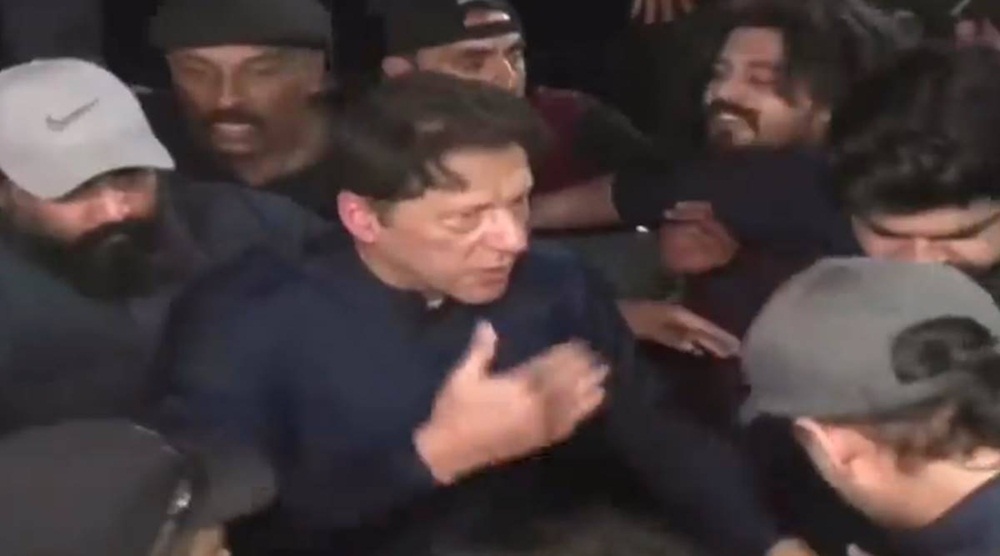 مجھے ابھی تک عدلیہ نے بچایا ہے۔ فائل فوٹو