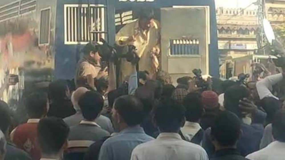 ’’سرکاری مہمانوں‘‘کو ایک ماہ تک مختلف جیلوں کی سیر کرانے کے اعلان سے پی ٹی آئی کارکنوں میں خوف ہے،فائل فوٹو