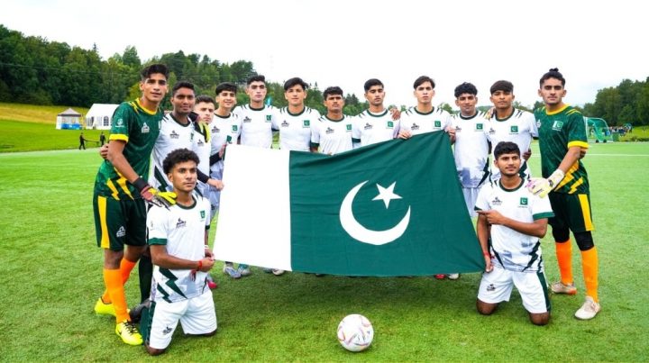 سیمی فائنل آج شب کھیلا جائے گا۔ فائل فوٹو