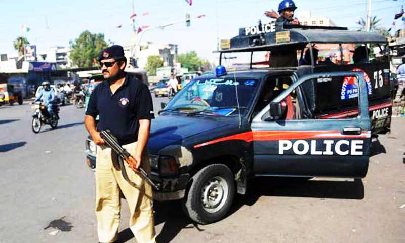 ملزمان اپنے زخمی ساتھی کے ساتھ فرار ہو گئے، فائل فوٹو