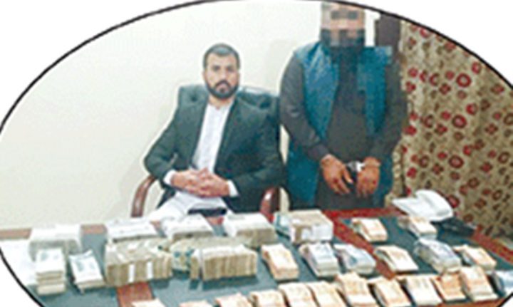 قومی بینک سمیت معروف ایکسچینج کمپنیوں سے منسلک رہے ہیں، فائل فوٹو