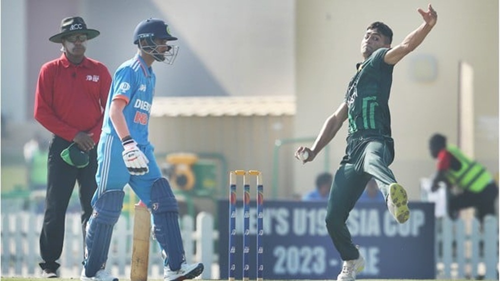 پاکستان کی جانب سے محمد ذیشان نے 4 وکٹیں حاصل کیں، فائل فوٹو