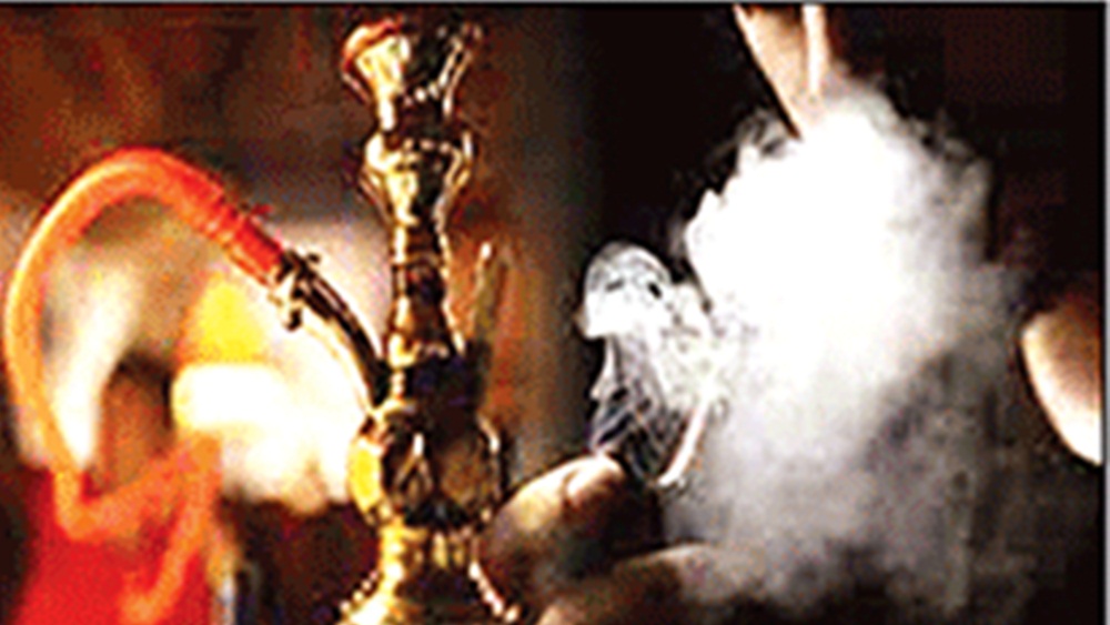  کم عمر لڑکے لڑکیاں لت کا سب سے زیادہ شکار- لوازمات ایمپریس مارکیٹ میں بآسانی دستیاب ہیں، فائل فوٹو