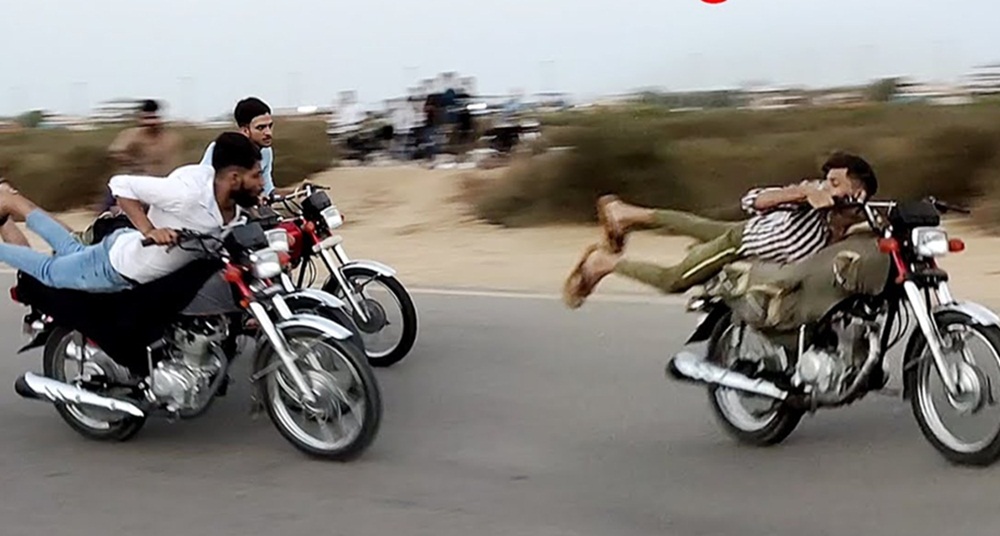  دو بائیکرز کی ہلاکت کا معاملہ دبا دیا گیا، فائل فوٹو