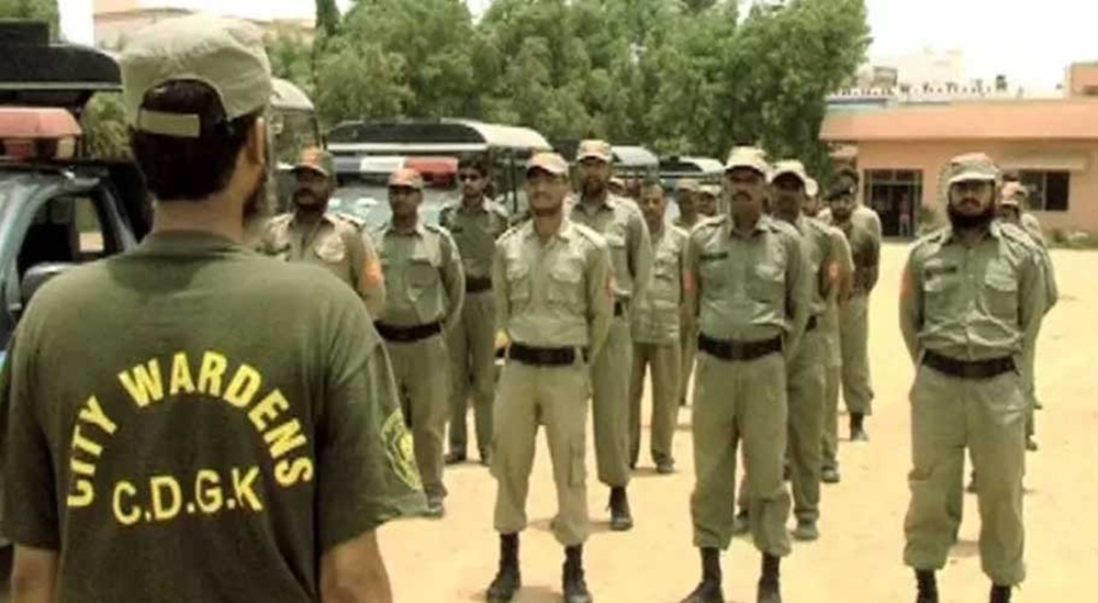 پرویزمشرف دور میں فوجی تربیت بھی دلائی گئی، فائل فوٹو