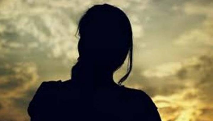 27سال کی کرن کواس کے والد کے حوالے کردیاگیا، فائل فوٹو