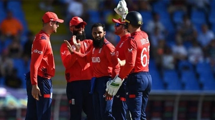 انگلینڈ کی جانب سے عادل راشد نے 4 جبکہ جوفرا آرچر اور مارک ووڈ نے 3، 3 وکٹیں حاصل کیں، فائل فوٹو