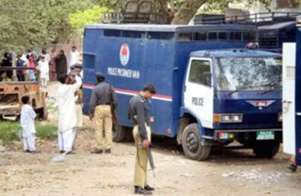  تعینات پولیس اہلکاروں کی حالت بھی غیر ہونے لگی، فائل فوٹو