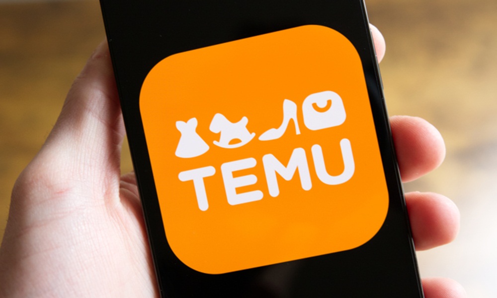 دونوں ممالک میں زیادہ تر لوگ آن لائن ونڈو شاپنگ پر کئی گھنٹے لگا دیتے ہیں، فائل فوٹو