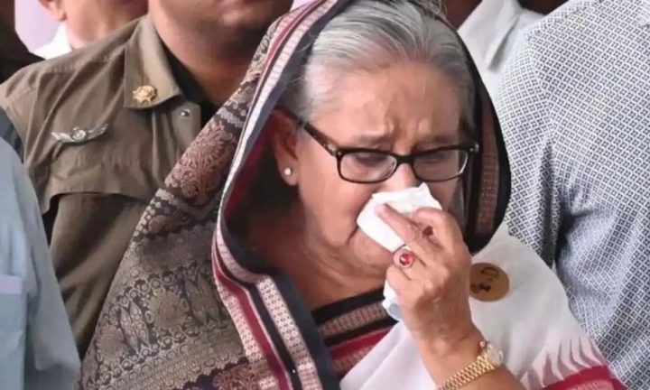 شیخ حسینہ پر 2024ء میں طلبہ تحریک کے خلاف کریک ڈاؤن کے احکامات اور وسیع پیمانے پر ہلاکتوں کا الزام ہے، فائل فوٹو