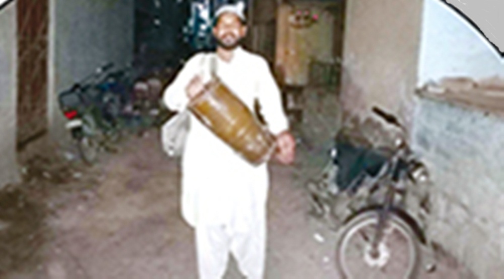 ڈیرے پر رکنے والوں نے عید بعد شادیوں کے سیزن سے کمائی کی امید لگا لی، فائل فوٹو