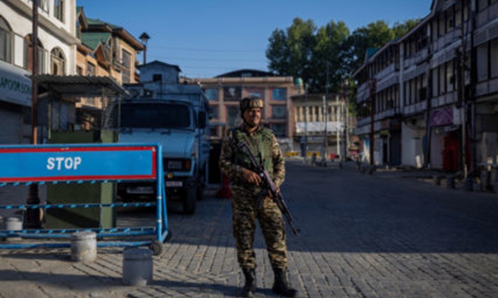 پچاس سیاحتی مقامات بند کر دیے گئے، فائل فوٹو