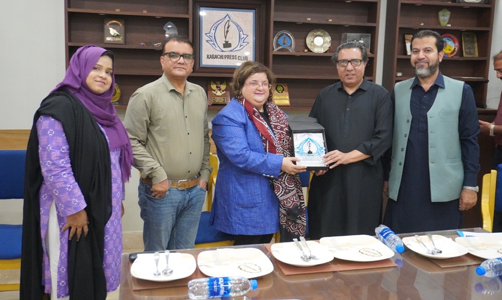 پاکستان میں اب تک 3,300 بچے اس پروگرام کے تحت رجسٹرڈ ہو چکے ہیں، فوٹو بشکریہ کراچی پریس کلب