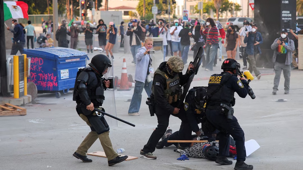 گورنر نے ٹرمپ کیخلاف مقدمے کا عندیہ دے دیا، فائل فوٹو