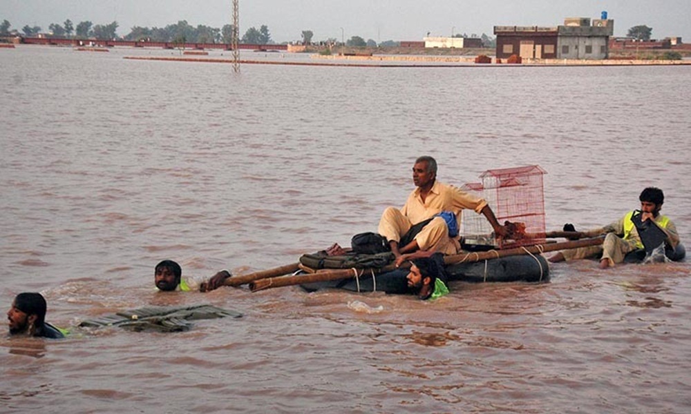 ڈیلٹا تک آنے کے بعد پانی ضلع ٹھٹھہ اور سجاول کیلیے خطرہ بن سکتا ہے، فائل فوٹو