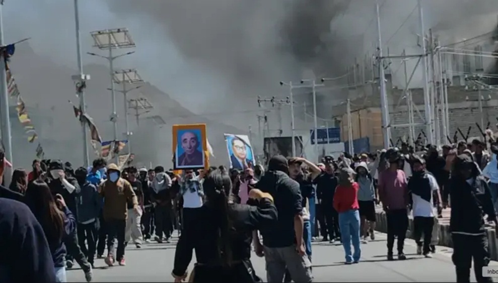 فوٹو بھارتی میڈیا