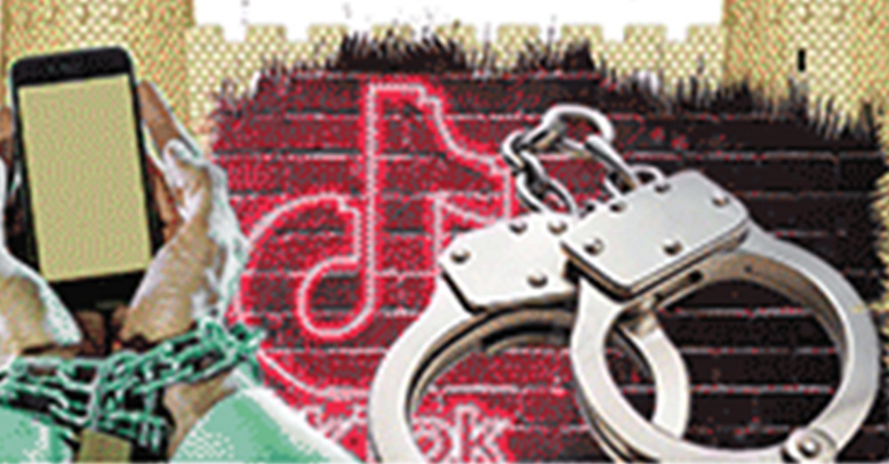  گرفتاری سے بچنے کیلیے ٹک ٹاکر معافیاں مانگنے لگے، فائل فوٹو