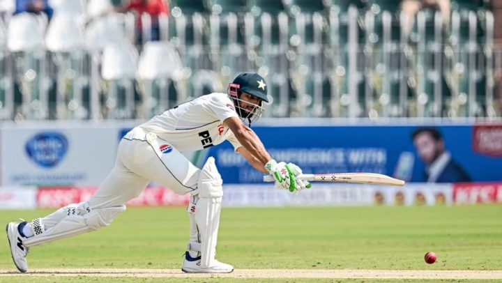 کپتان شان مسعود 87رنز بنا کر آئوٹ ہوئے، فوٹو سوشل میڈیا