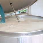 یومیہ 1 لاکھ لیٹر مضرصحت دودھ  کی ملک گیرسپلائی میں ملوث فیکٹری پکڑی گئی