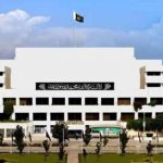 سینٹ کمیٹی میں اونٹ گھس گیا۔ 15منٹ تک اودھم برپا